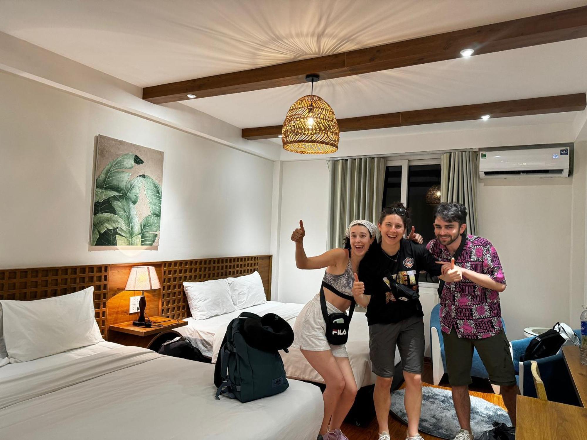 Cheers Hostel Ханой Екстериор снимка